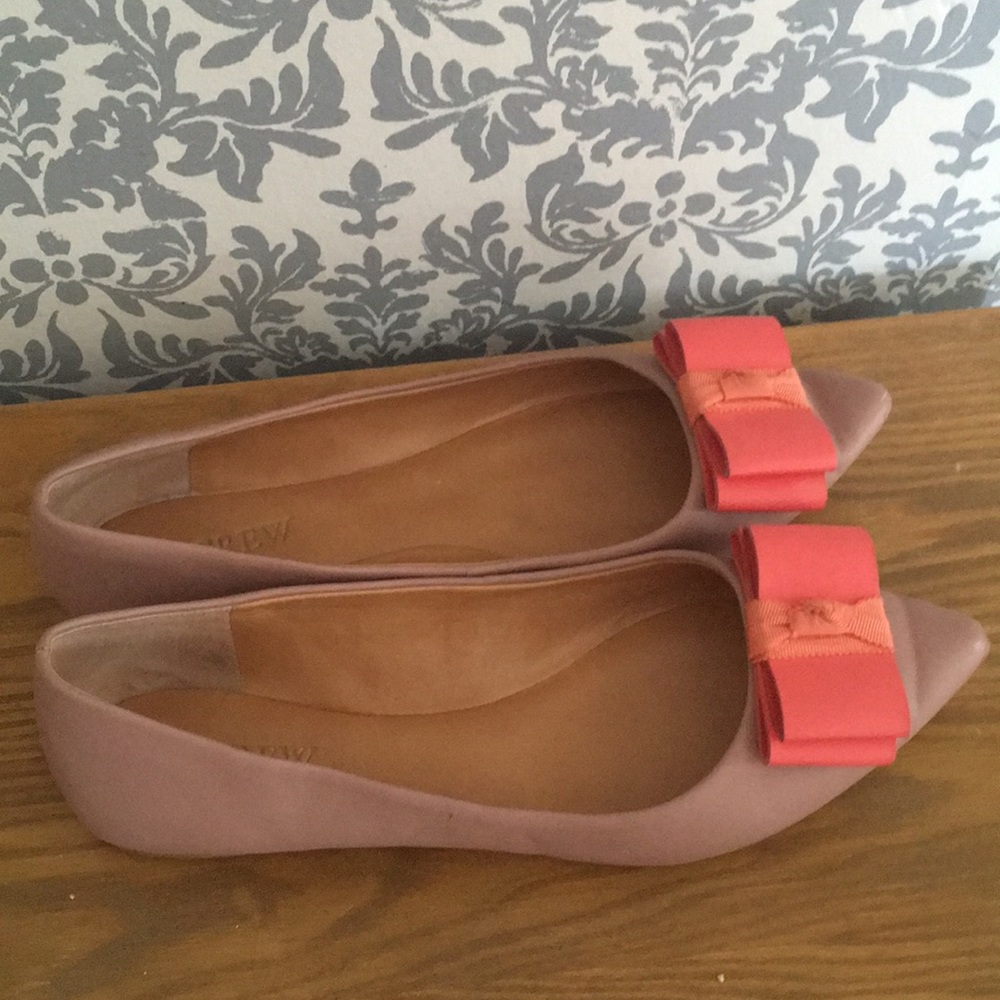 J.Crew emery patent bow flat